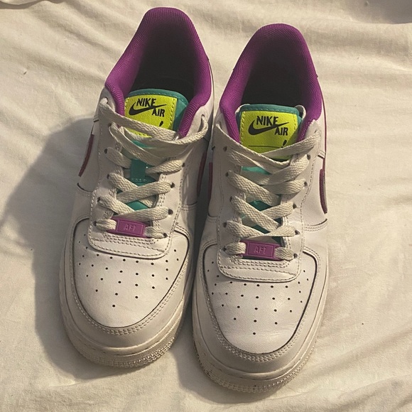 Nike Air White and Purple Sneakers - Picture 6 of 6